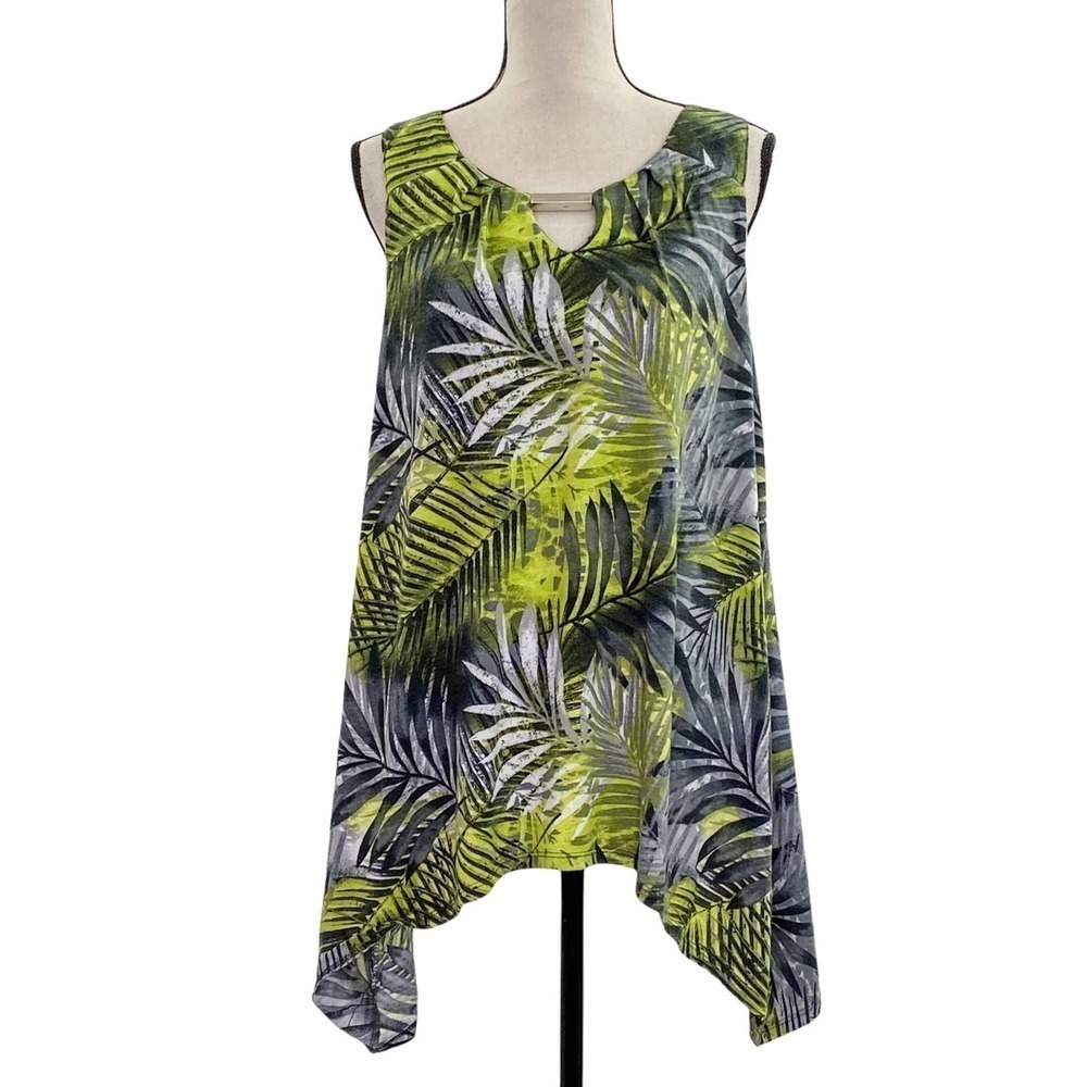 ABSOLUTELY Famous Palm Tree Sharkbite Blouse